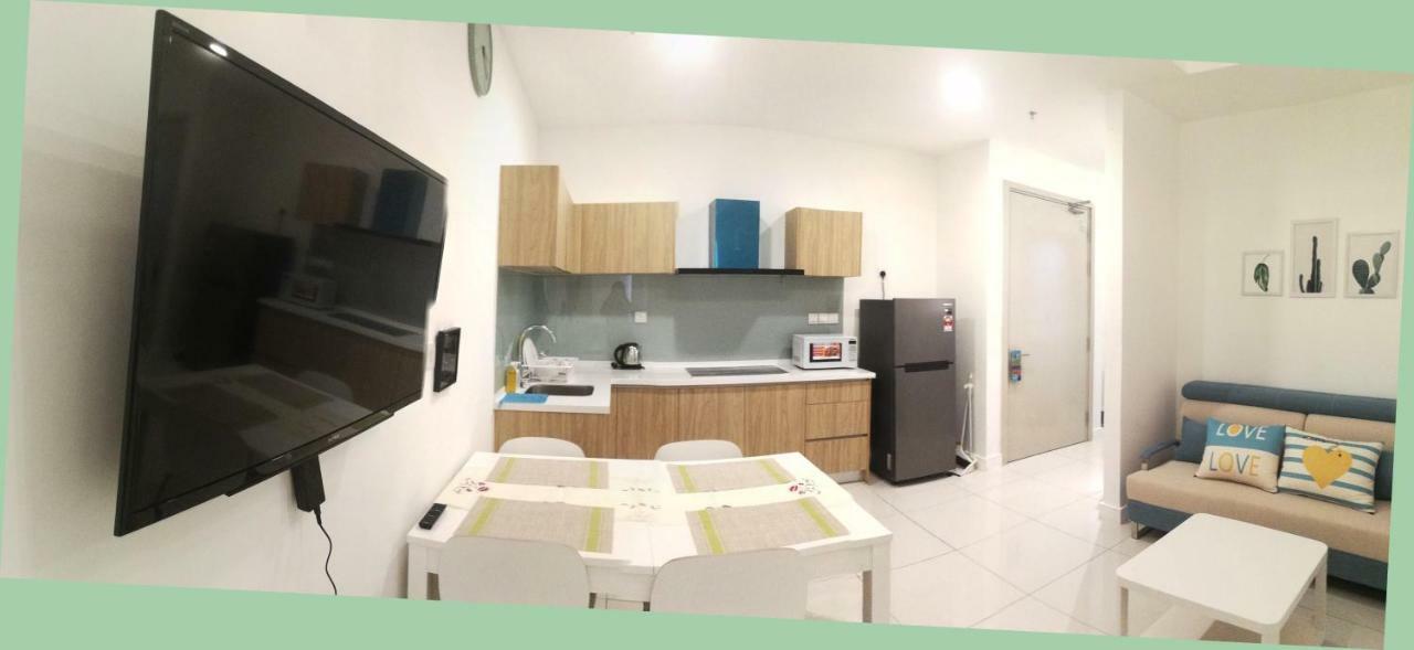 Homezstay Soho Timesquare Miri Exteriör bild